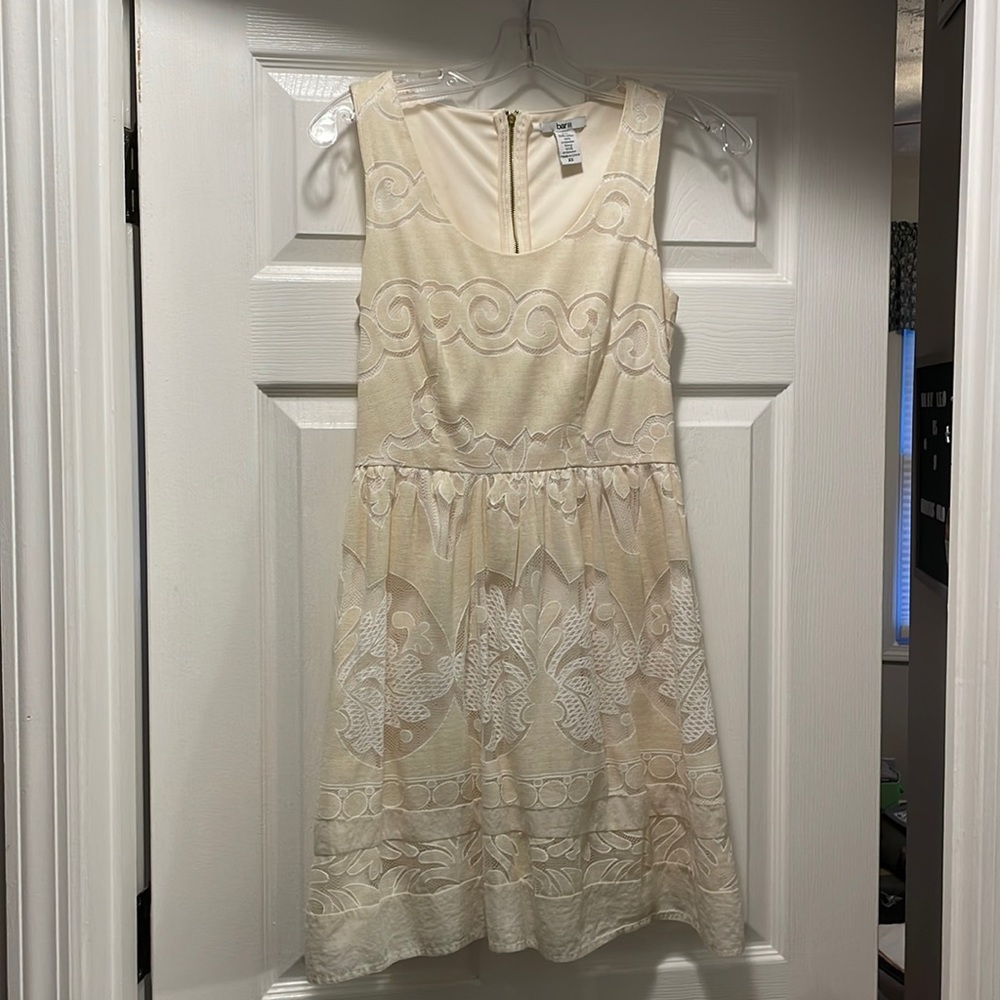 Bar III xs cream dress lace